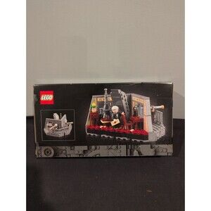 LEGO® Eiffel’s Apartment 40579 • Eiffel Tower Tribute • 228 Pieces • Retired